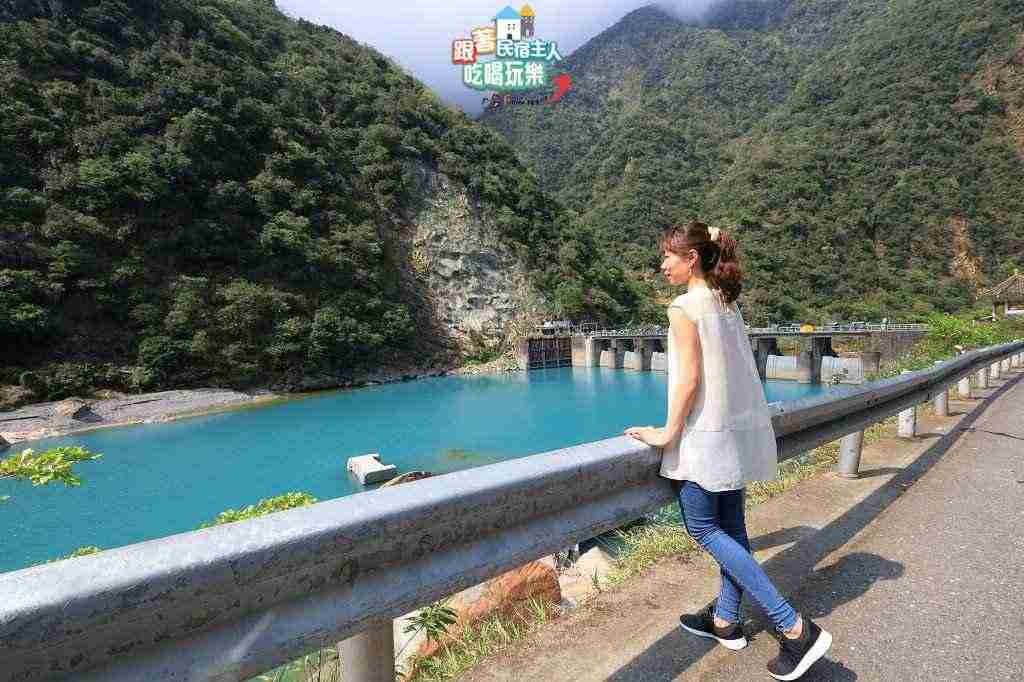 溪畔水壩
